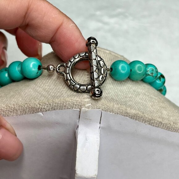 Turquoise Bead Necklace With White Rose Pendant & Silver Toggle Clasp - Picture 3 of 3